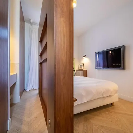 Exceptional 3bd - Trocadero Victor Hugo * Parijs